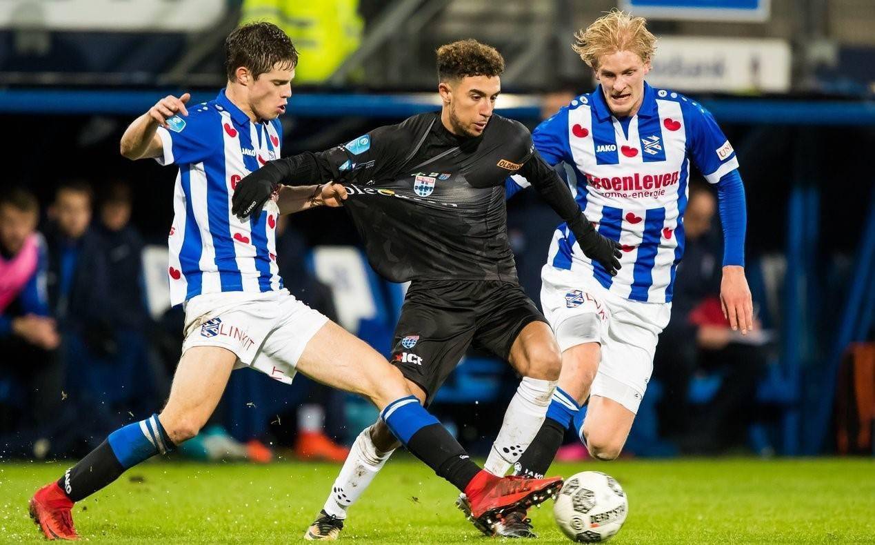 一个球队的 一个球队的