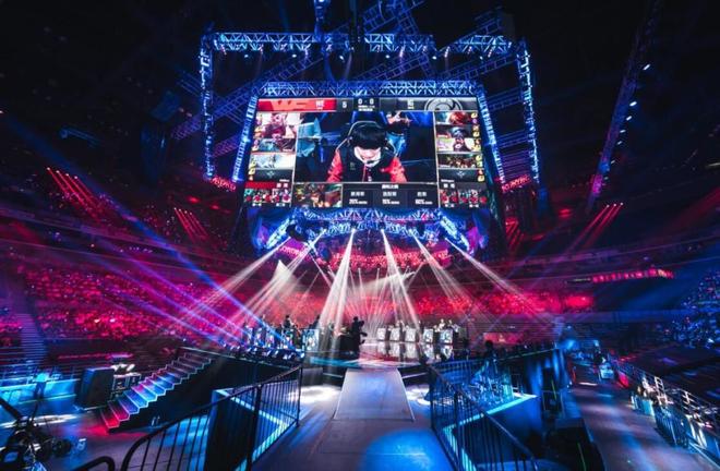 轻球员在比 轻球员在比